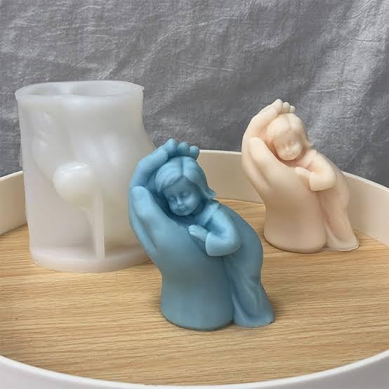 Baby On Hand Mold GB084