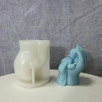 Baby On Hand Mold GB084
