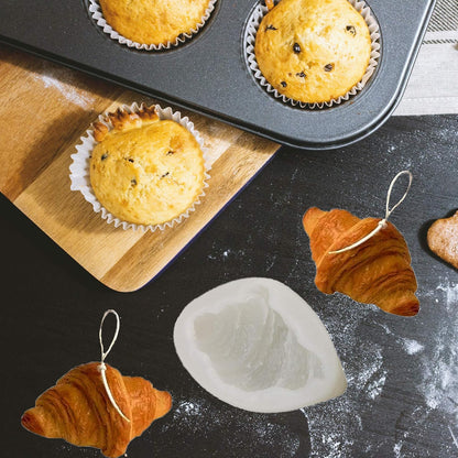 Croissant Mold GB059