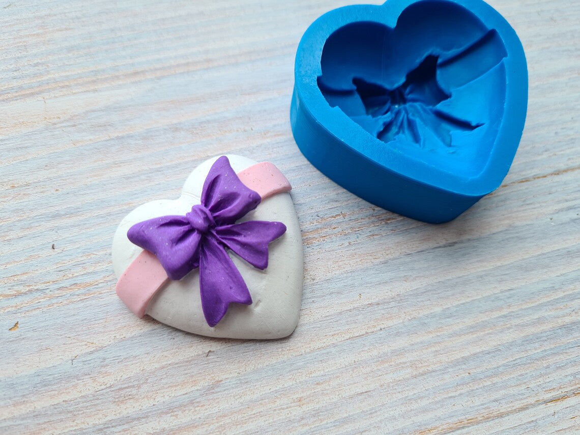 Ribbon Heart Mold GB040